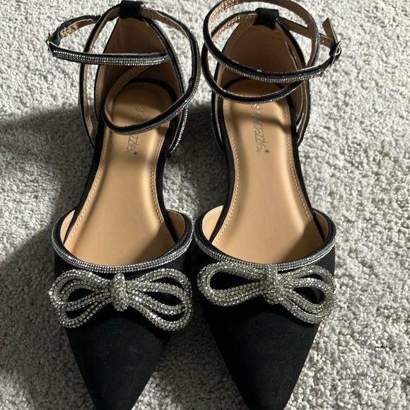 Shoedazzle Black and Silver Rhinestone Bow wrap around Women’s shoe 7.5 - Picture 1 of 5